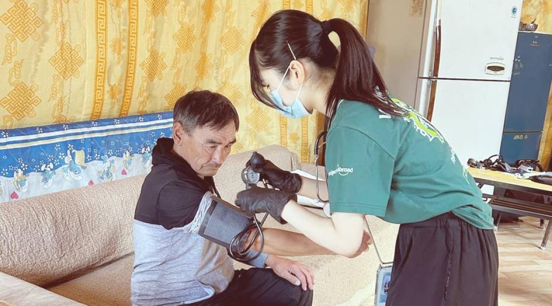 モンゴルで医療　古賀結名